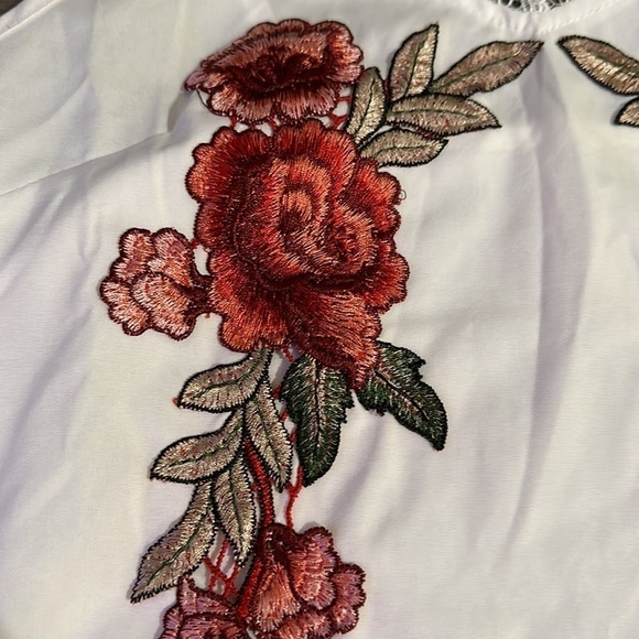 Beautiful embroidered small slip dress - Picture 4 of 4